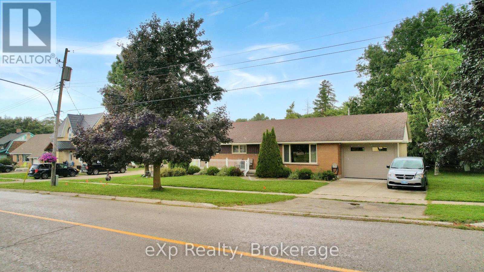 402 MARY STREET, West Grey, Ontario