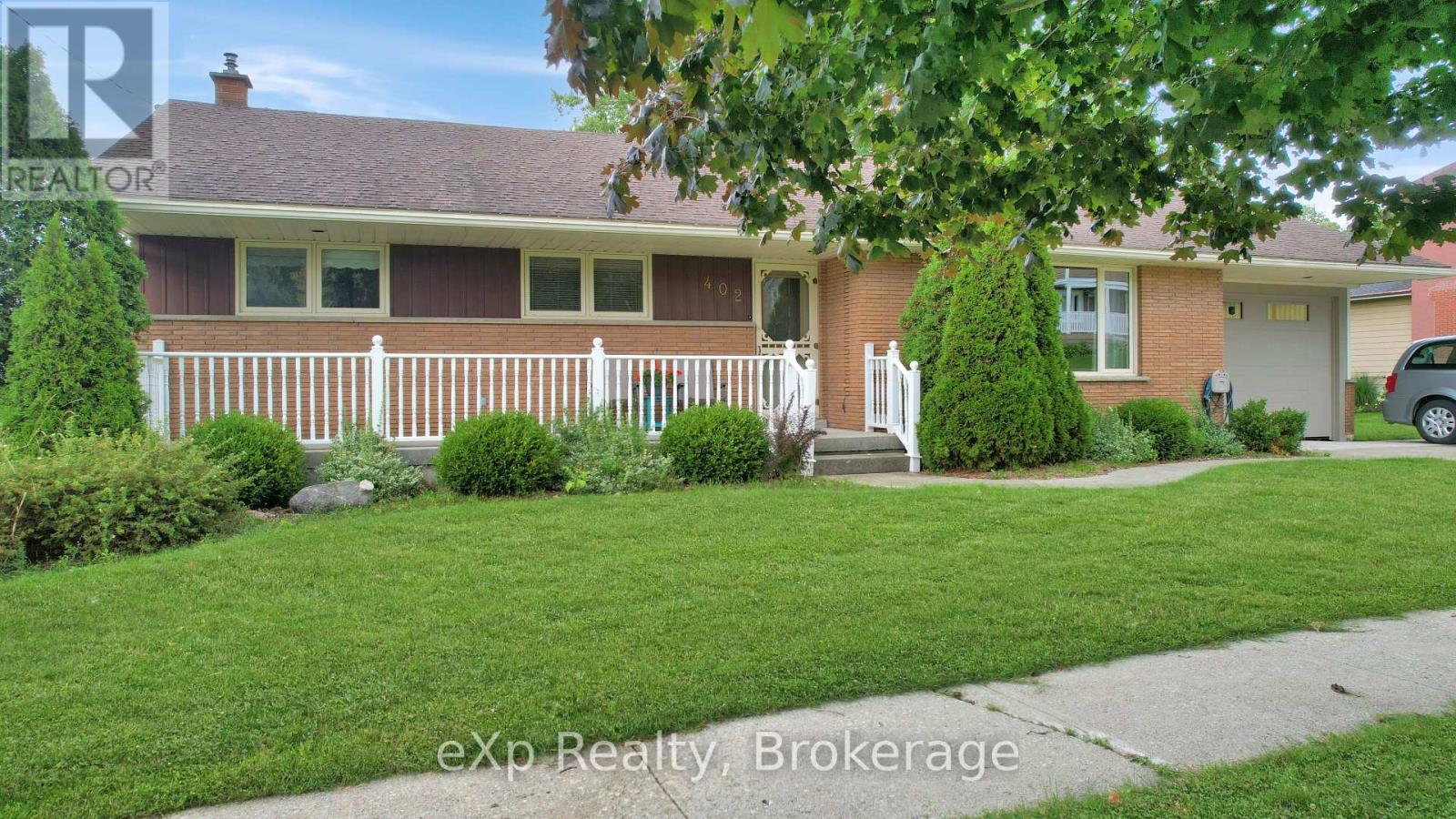 402 Mary Street, West Grey, Ontario  N0G 1C0 - Photo 2 - X12367360