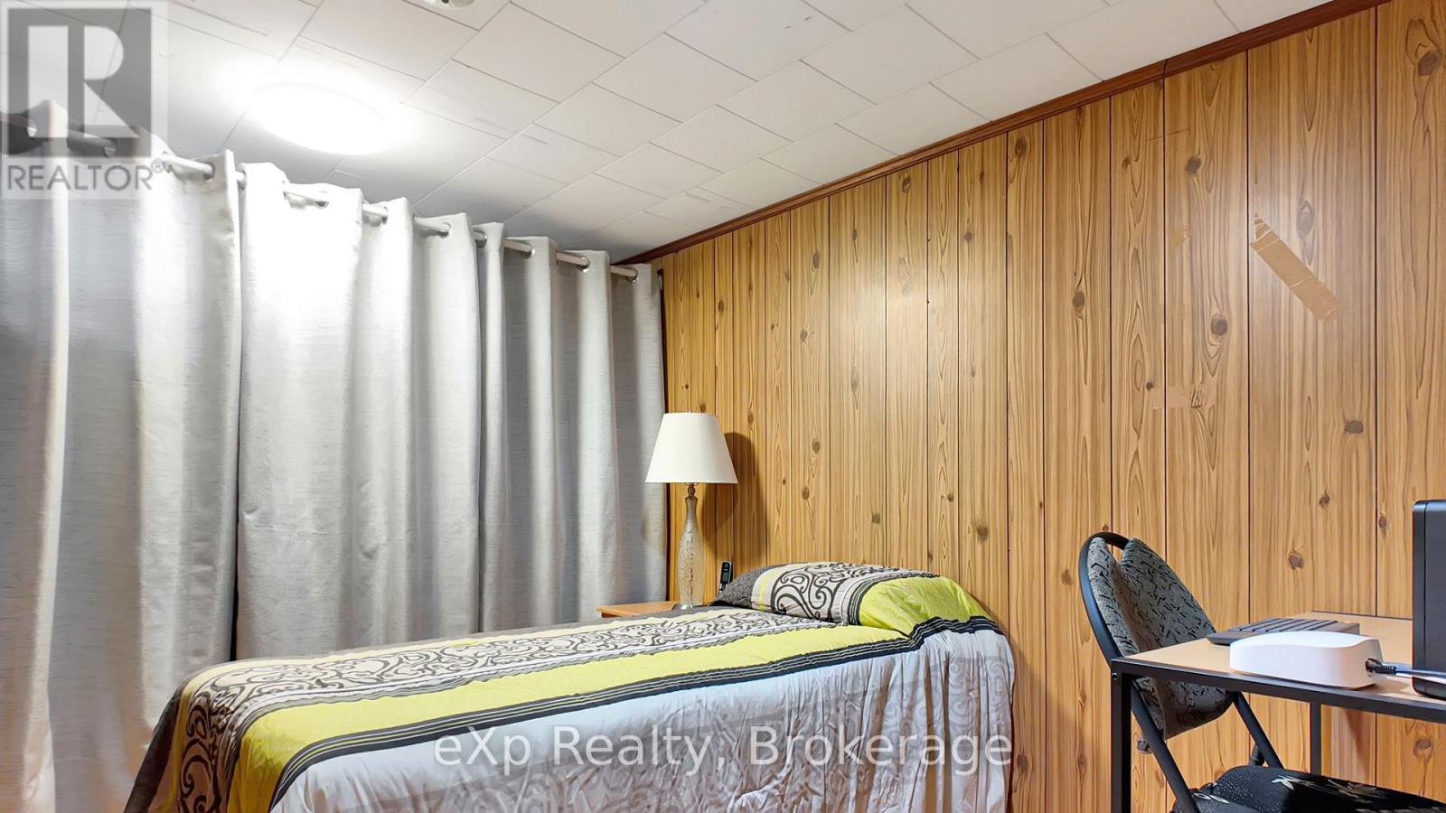 402 Mary Street, West Grey, Ontario  N0G 1C0 - Photo 29 - X12367360