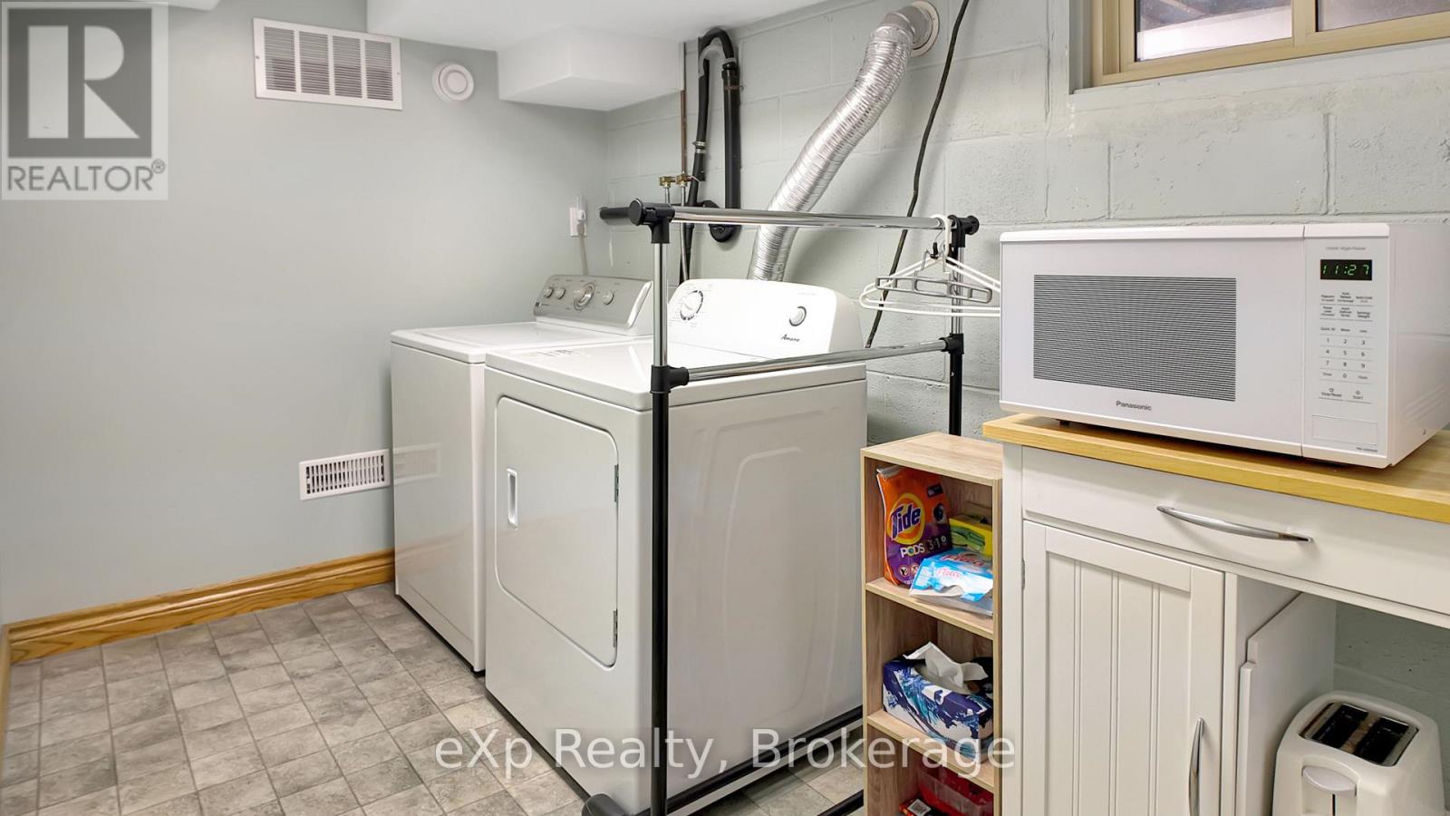 402 Mary Street, West Grey, Ontario  N0G 1C0 - Photo 32 - X12367360