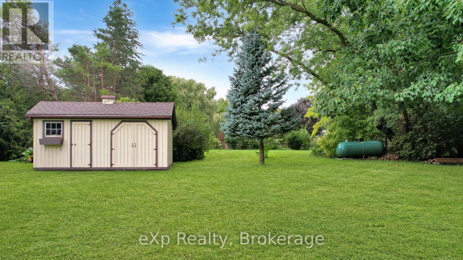 402 Mary Street, West Grey, Ontario  N0G 1C0 - Photo 37 - X12367360