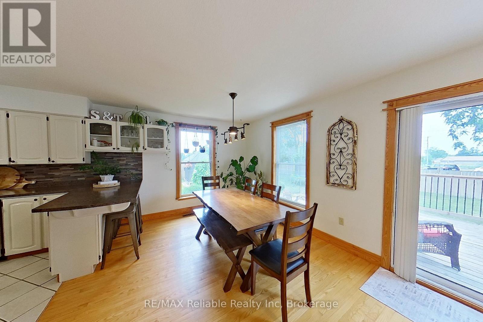 212 James Street, Central Huron, Ontario  N0M 1L0 - Photo 13 - X12367449