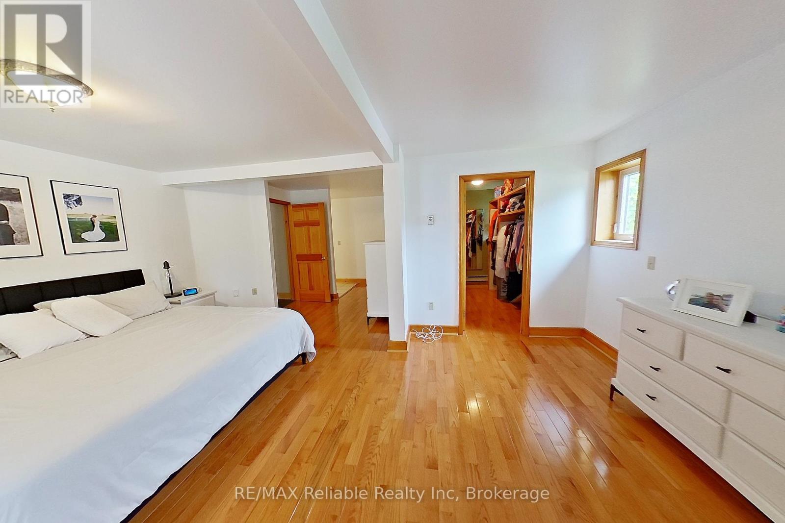 212 James Street, Central Huron, Ontario  N0M 1L0 - Photo 17 - X12367449