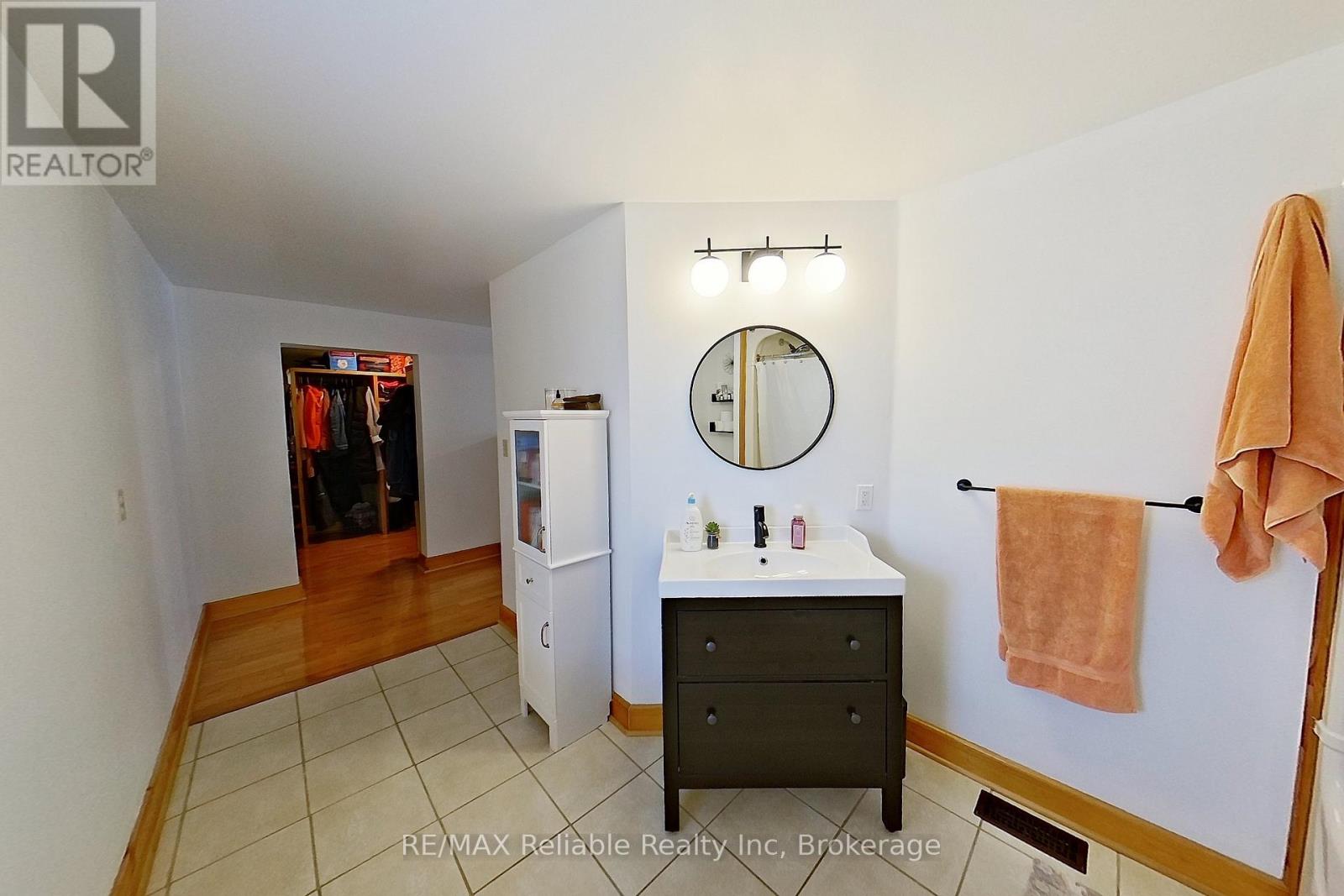 212 James Street, Central Huron, Ontario  N0M 1L0 - Photo 20 - X12367449