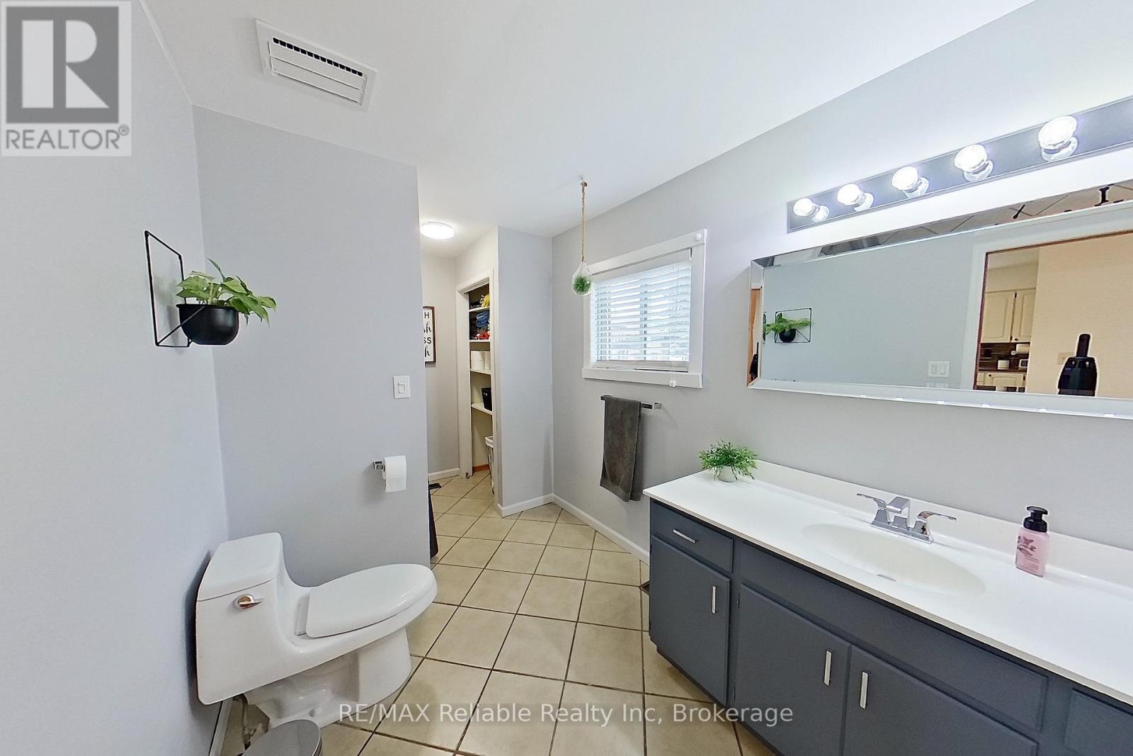212 James Street, Central Huron, Ontario  N0M 1L0 - Photo 23 - X12367449