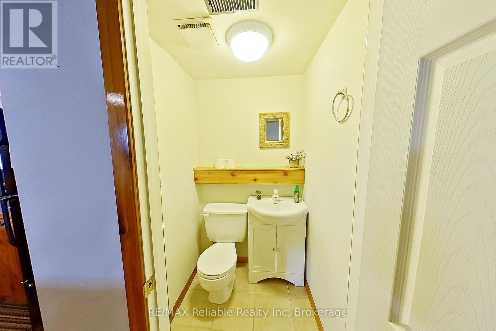 212 James Street, Central Huron, Ontario  N0M 1L0 - Photo 31 - X12367449