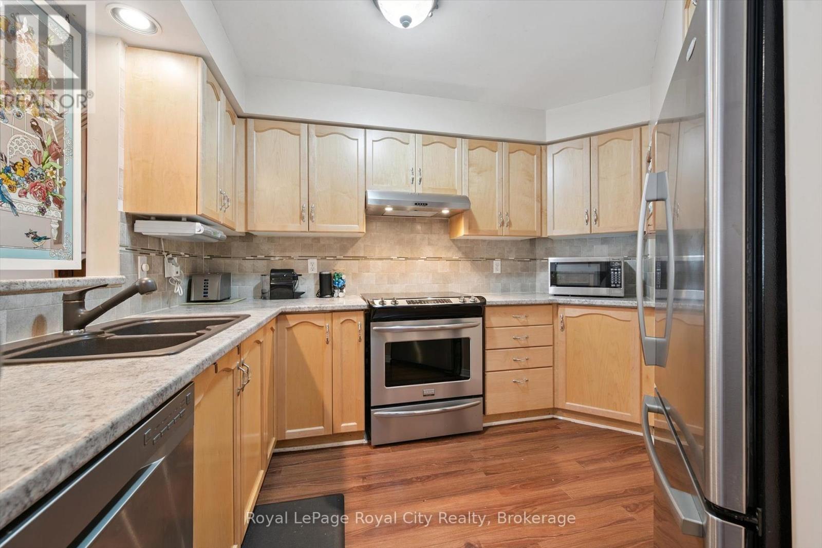 250 Starwood Drive, Guelph, Ontario  N1E 7C1 - Photo 15 - X12367457