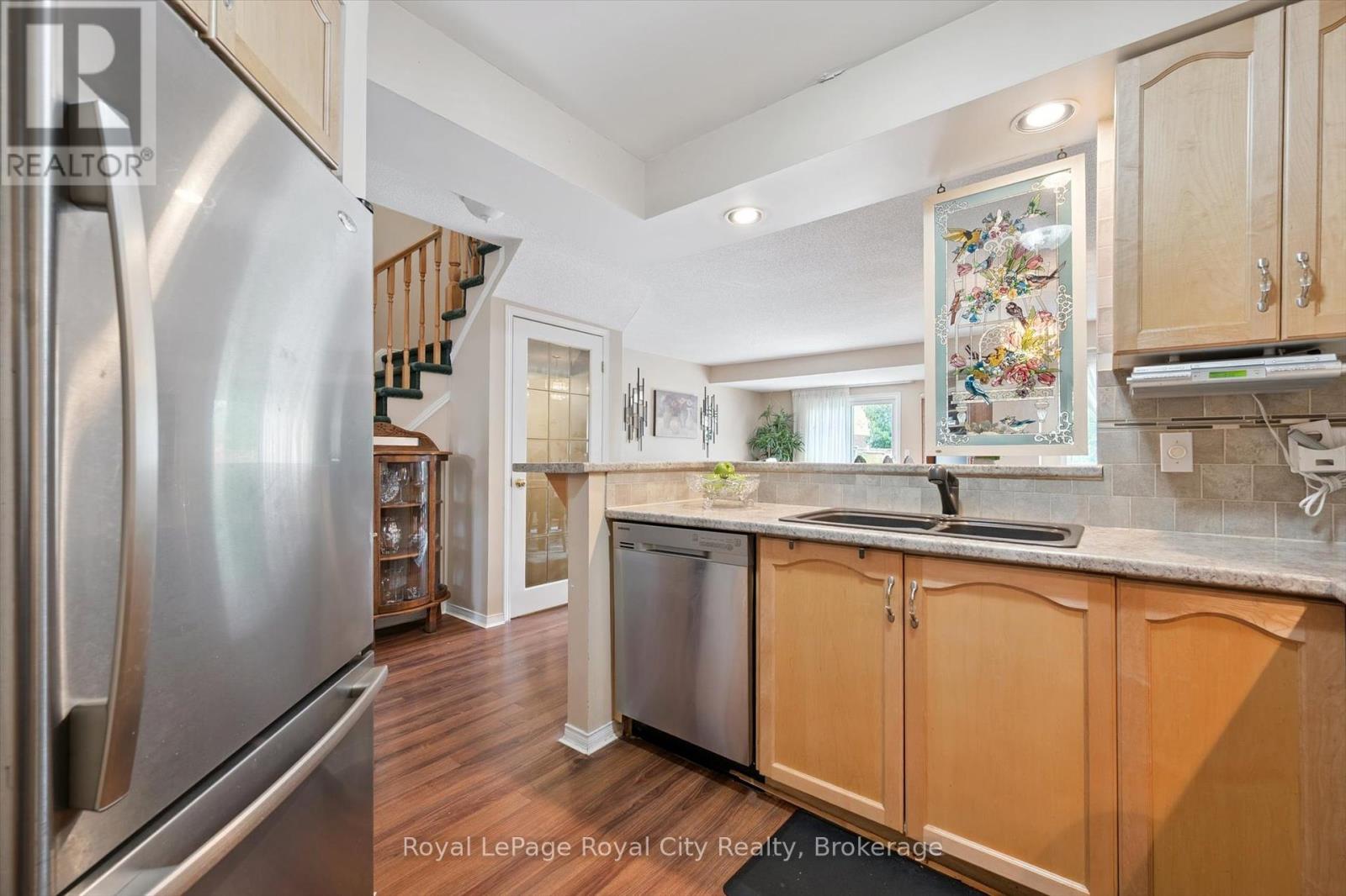 250 Starwood Drive, Guelph, Ontario  N1E 7C1 - Photo 16 - X12367457