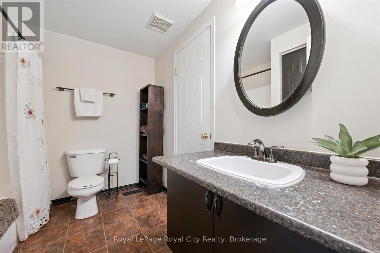 250 Starwood Drive, Guelph, Ontario  N1E 7C1 - Photo 21 - X12367457