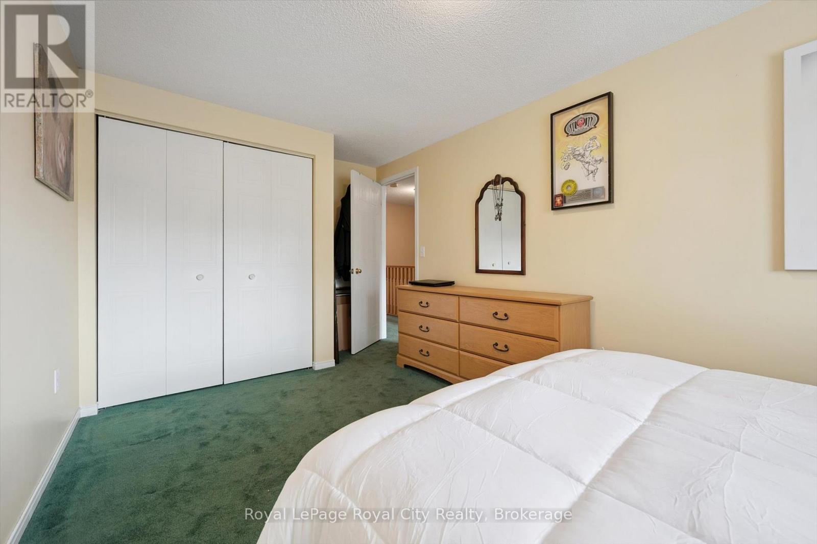 250 Starwood Drive, Guelph, Ontario  N1E 7C1 - Photo 22 - X12367457