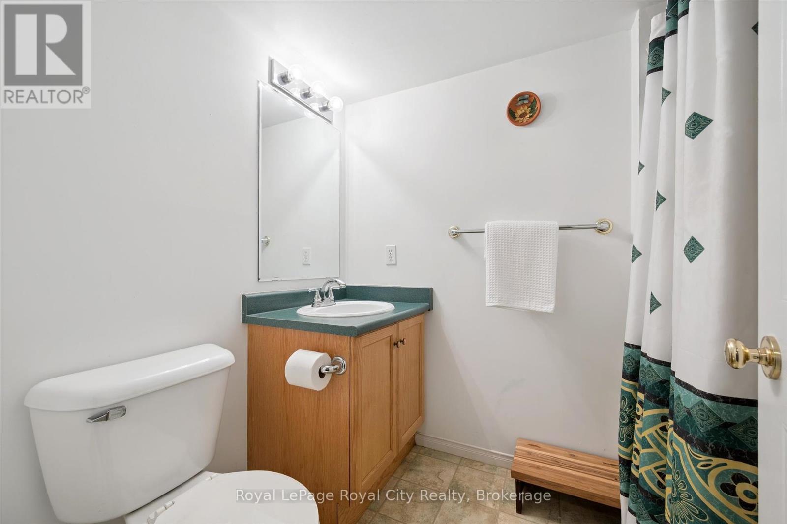 250 Starwood Drive, Guelph, Ontario  N1E 7C1 - Photo 26 - X12367457