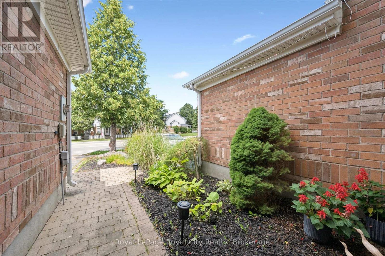 250 Starwood Drive, Guelph, Ontario  N1E 7C1 - Photo 41 - X12367457