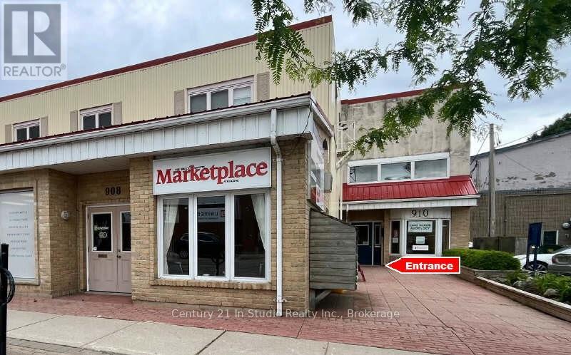 910c Queen Street, Kincardine, Ontario  N2Z 2Y2 - Photo 3 - X12367583