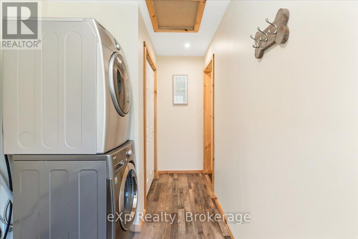 19 Murray Avenue, Northern Bruce Peninsula, Ontario  N0H 1W0 - Photo 10 - X12367732
