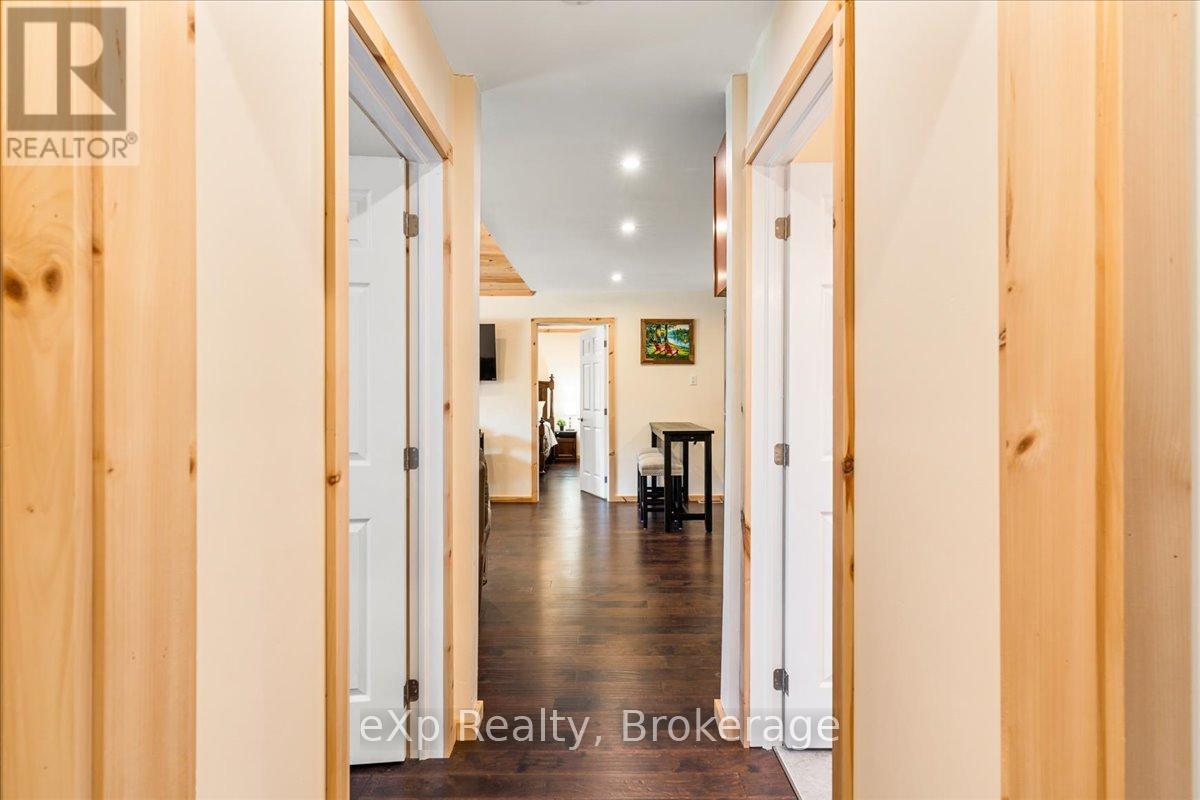 19 Murray Avenue, Northern Bruce Peninsula, Ontario  N0H 1W0 - Photo 11 - X12367732
