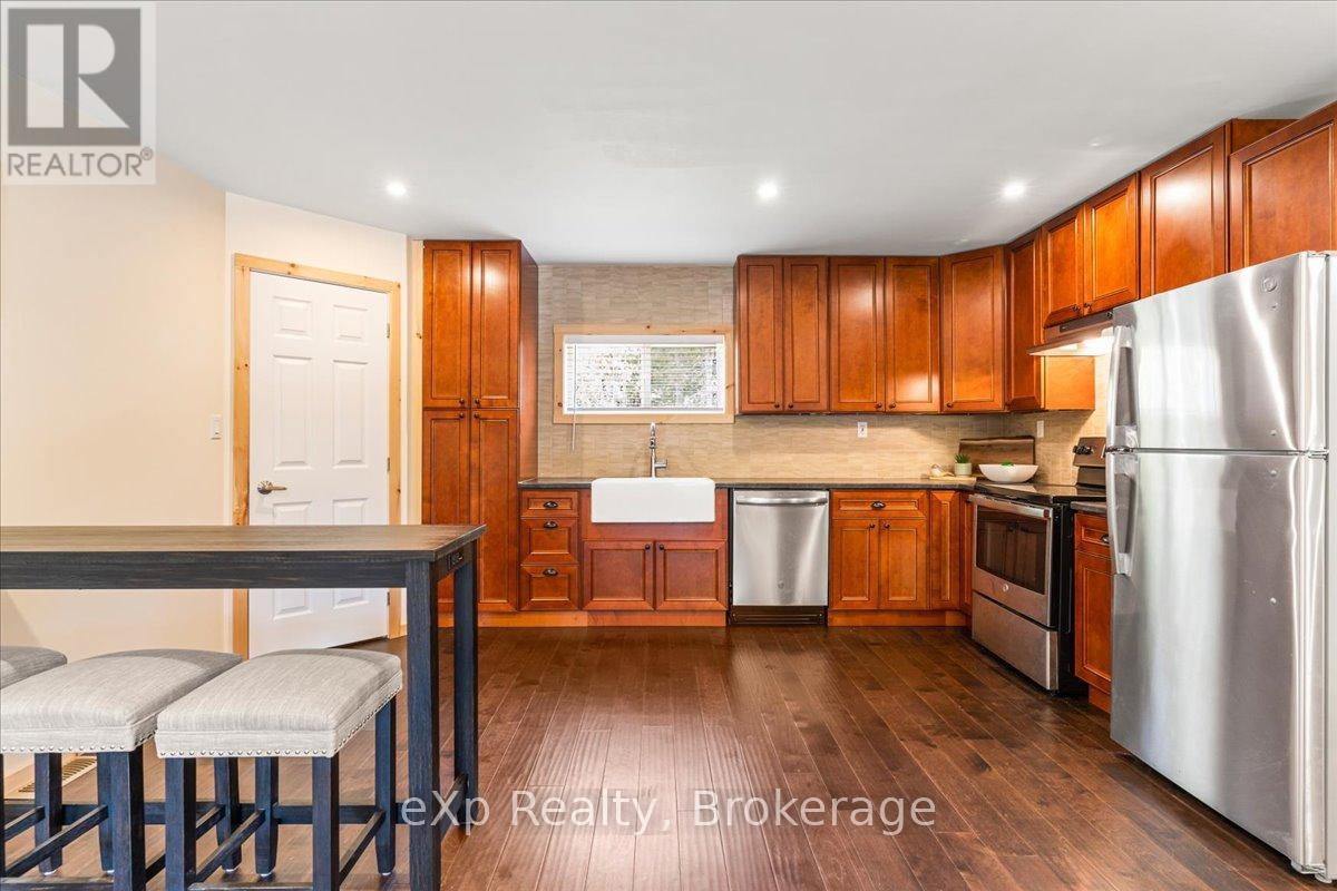 19 Murray Avenue, Northern Bruce Peninsula, Ontario  N0H 1W0 - Photo 14 - X12367732