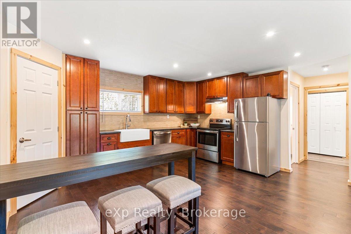 19 Murray Avenue, Northern Bruce Peninsula, Ontario  N0H 1W0 - Photo 15 - X12367732