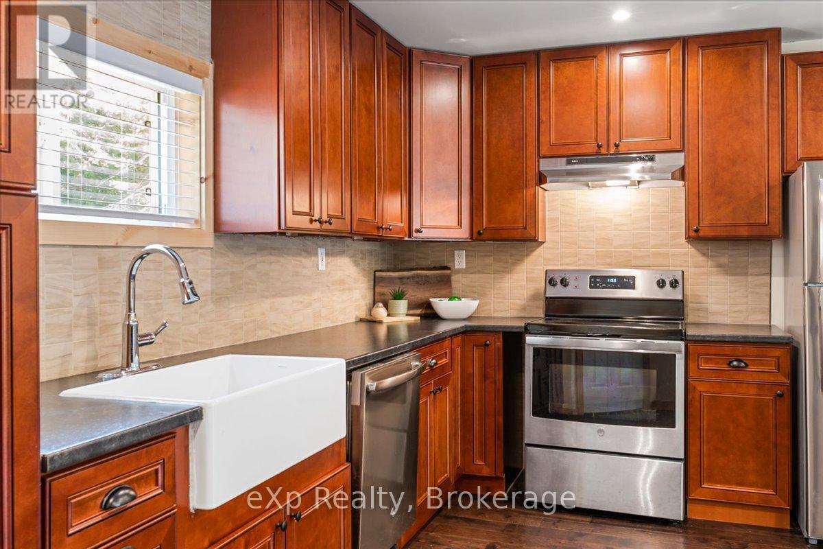 19 Murray Avenue, Northern Bruce Peninsula, Ontario  N0H 1W0 - Photo 18 - X12367732