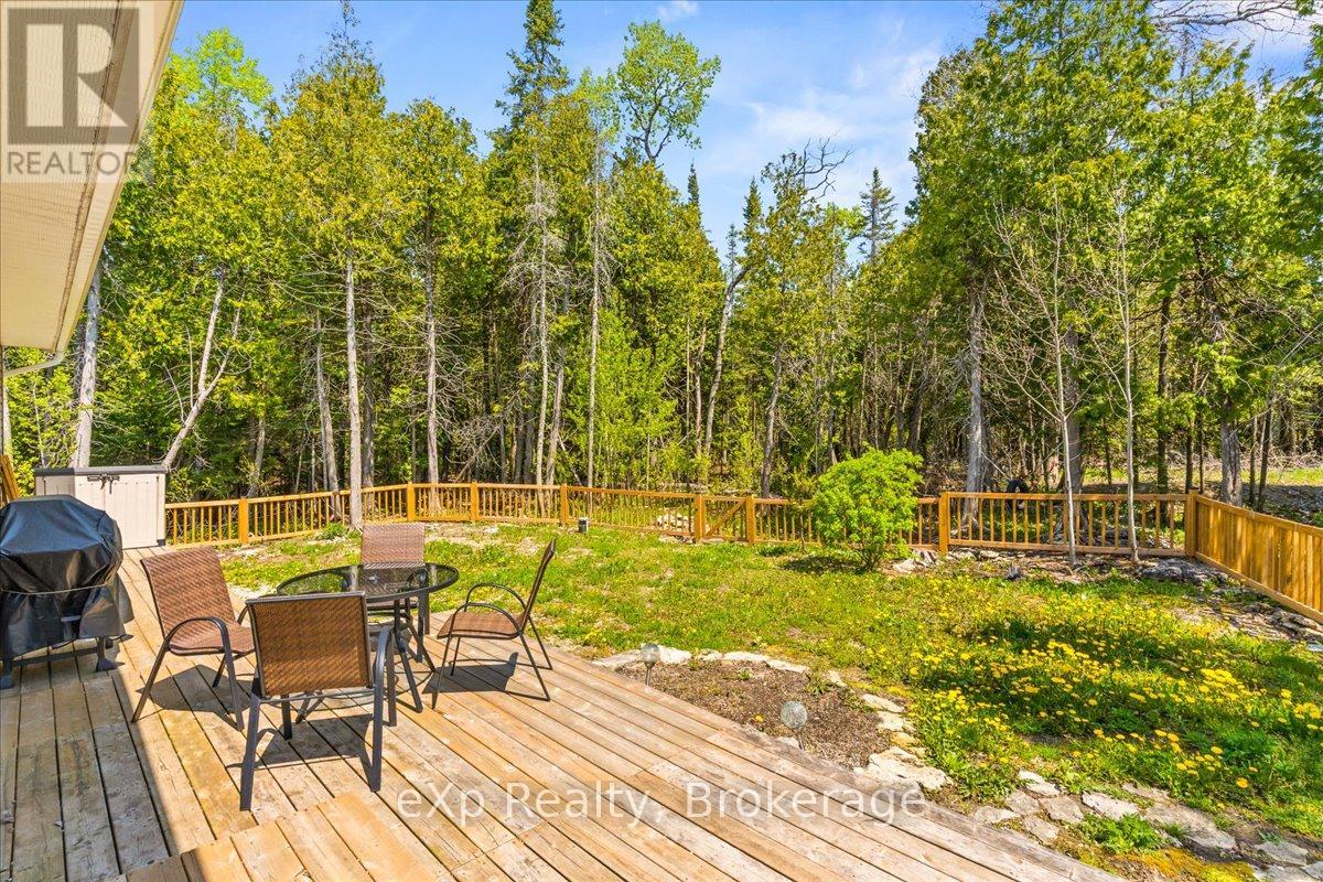 19 Murray Avenue, Northern Bruce Peninsula, Ontario  N0H 1W0 - Photo 34 - X12367732