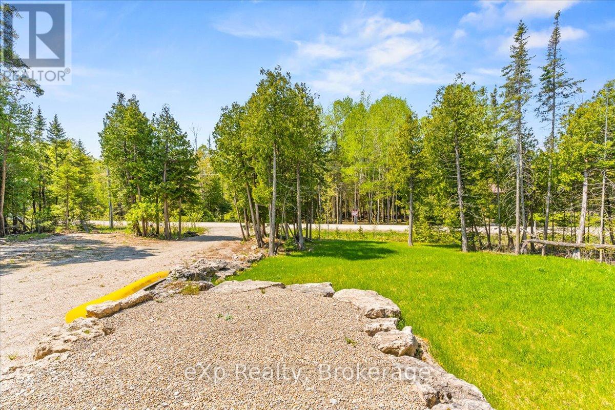19 Murray Avenue, Northern Bruce Peninsula, Ontario  N0H 1W0 - Photo 5 - X12367732