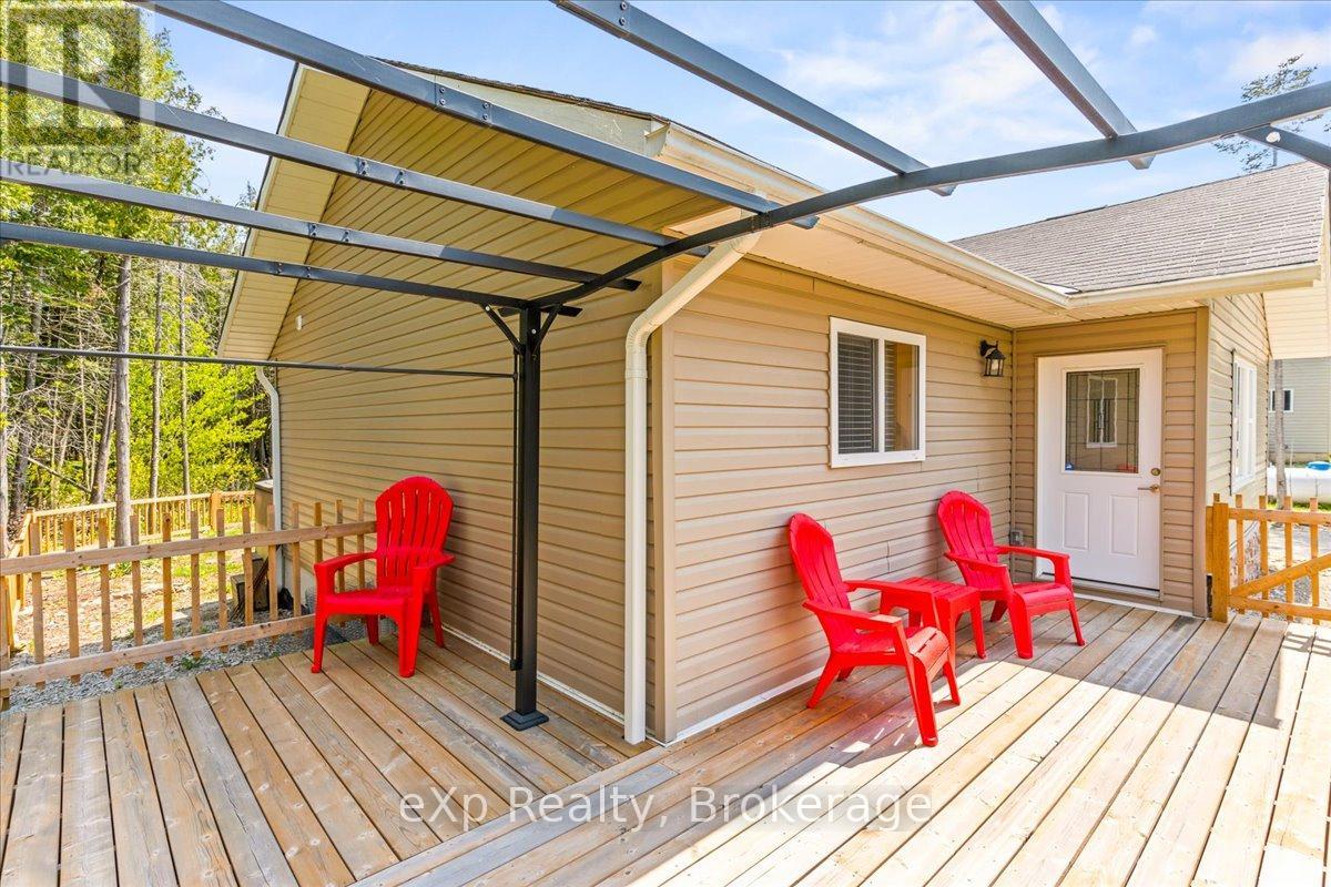 19 Murray Avenue, Northern Bruce Peninsula, Ontario  N0H 1W0 - Photo 7 - X12367732