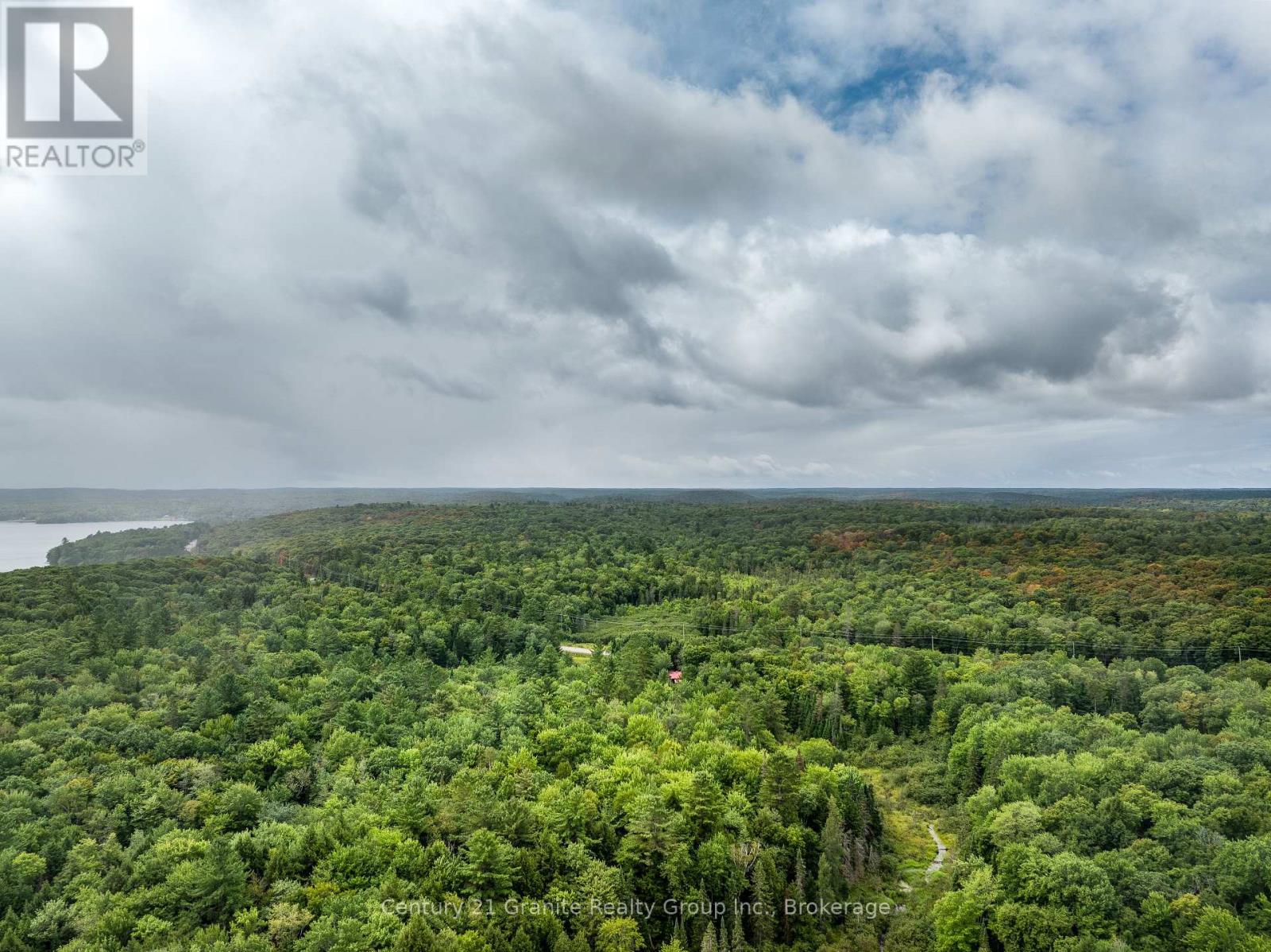 17812 Highway 35, Algonquin Highlands, Ontario  K0M 1S0 - Photo 27 - X12367936