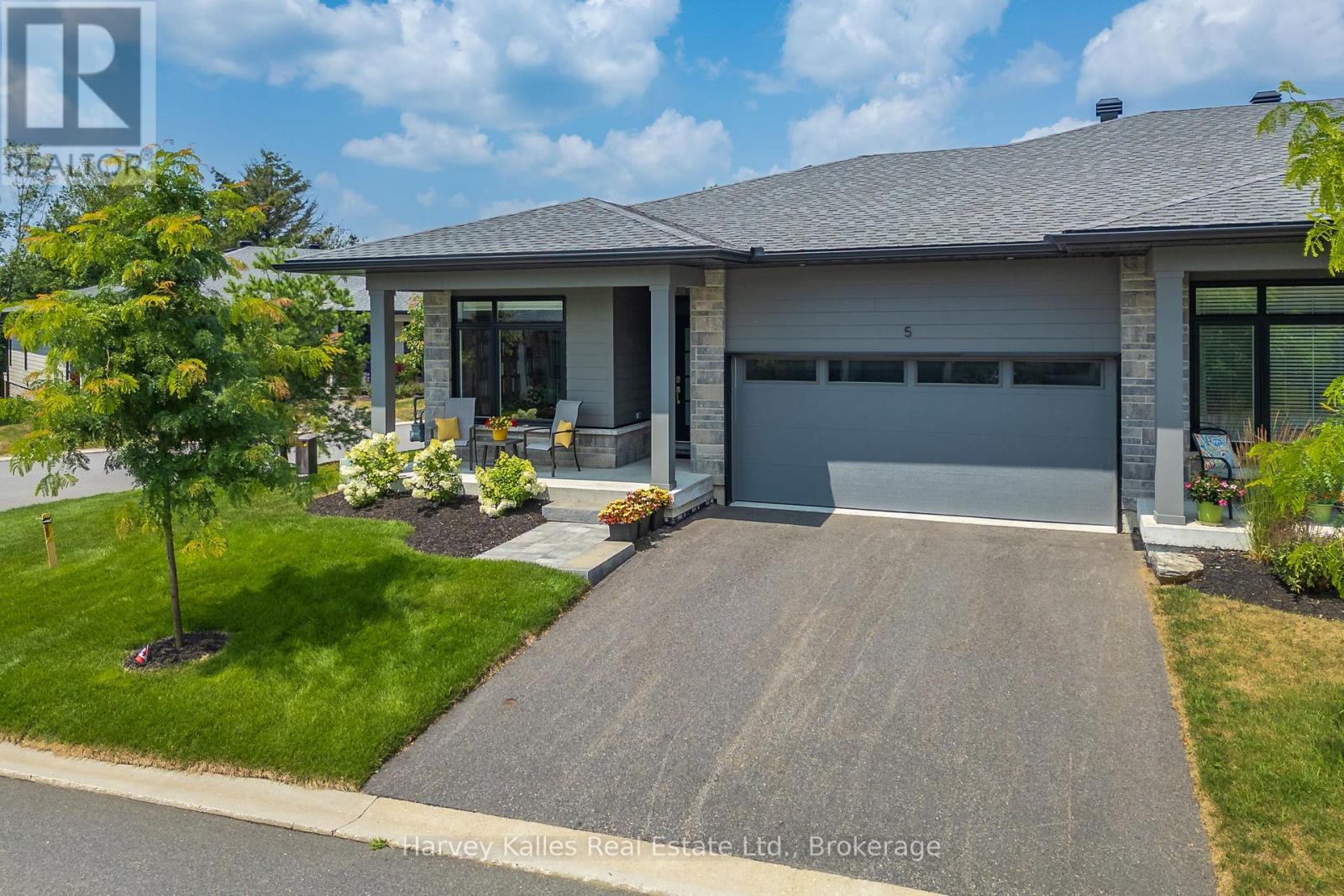 5 BLUE BIRCH LANE, Huntsville, Ontario