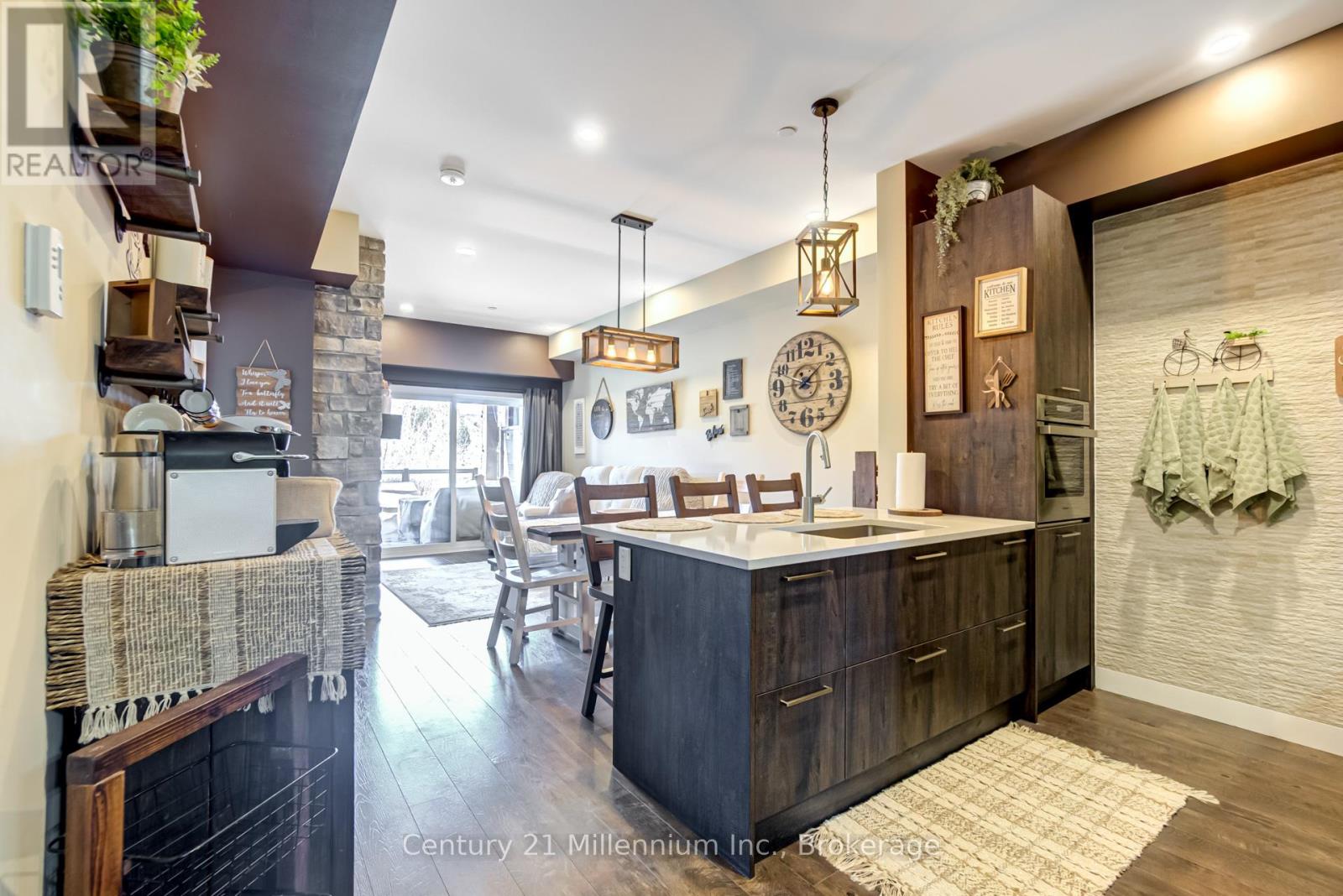 106 - 16 Beckwith Lane, Blue Mountains, Ontario  L3Y 9A2 - Photo 6 - X12368031