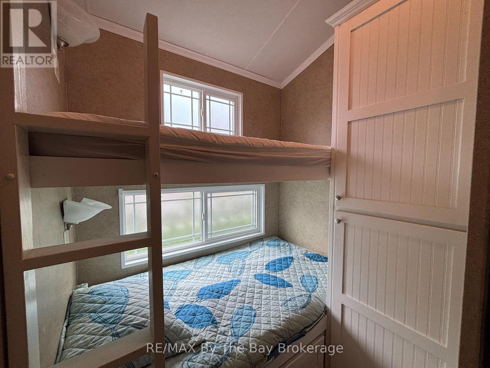 108 Madawaska Trail, Wasaga Beach, Ontario  L9Z 1X7 - Photo 21 - S12368163