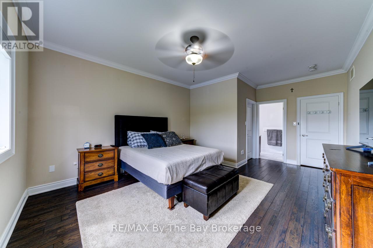 287 Robinson Road, Wasaga Beach, Ontario  L9Z 3A3 - Photo 11 - S12368222