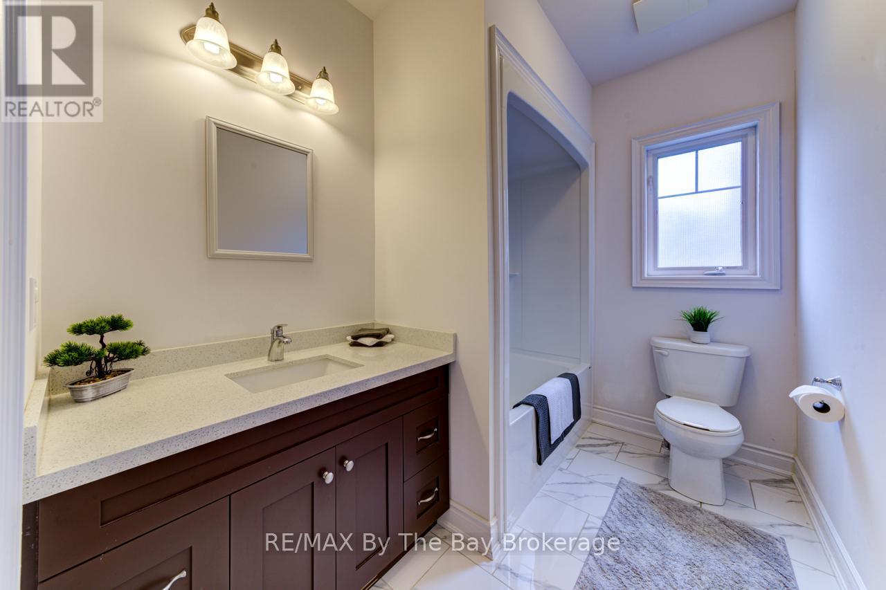 287 Robinson Road, Wasaga Beach, Ontario  L9Z 3A3 - Photo 15 - S12368222