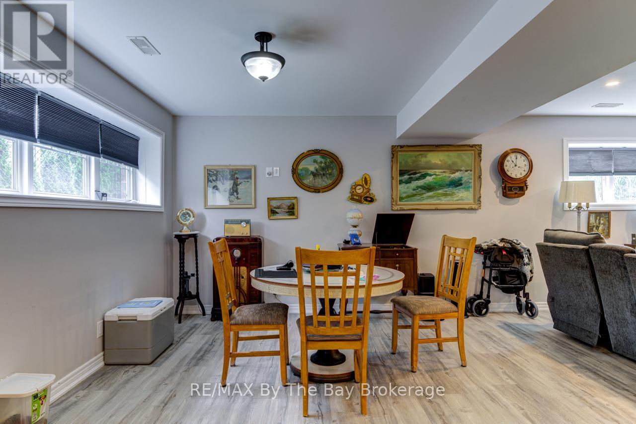 287 Robinson Road, Wasaga Beach, Ontario  L9Z 3A3 - Photo 19 - S12368222