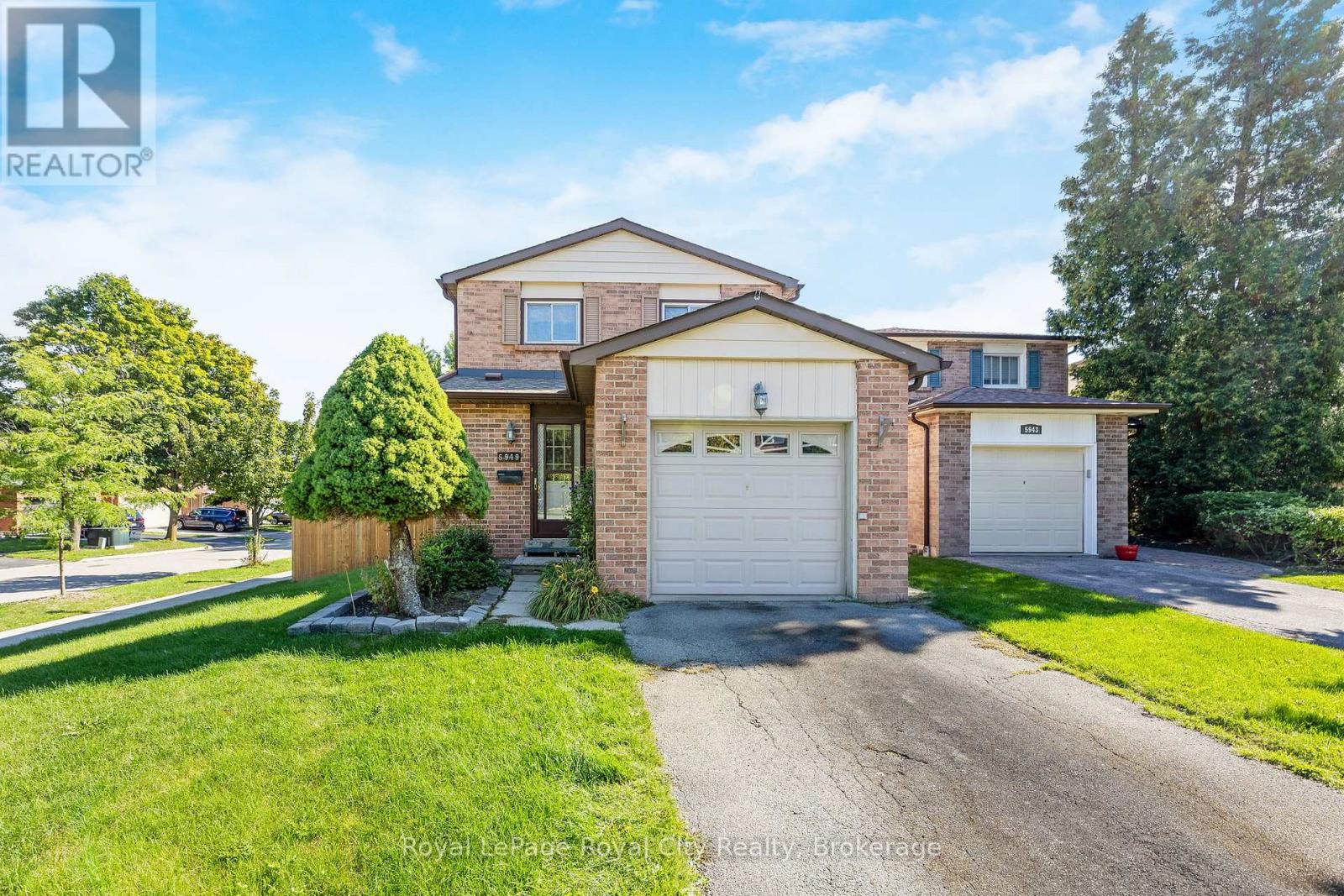 5949 Pagosa Court, Mississauga, Ontario  L5M 2M8 - Photo 2 - W12368203