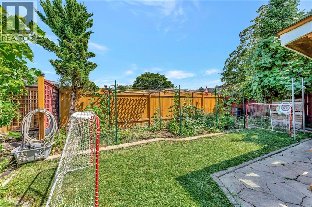 39 Marilyn Court, Hamilton, Ontario  L9B 2T5 - Photo 31 - 40764264
