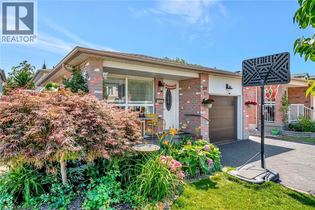 39 Marilyn Court, Hamilton, Ontario  L9B 2T5 - Photo 34 - 40764264