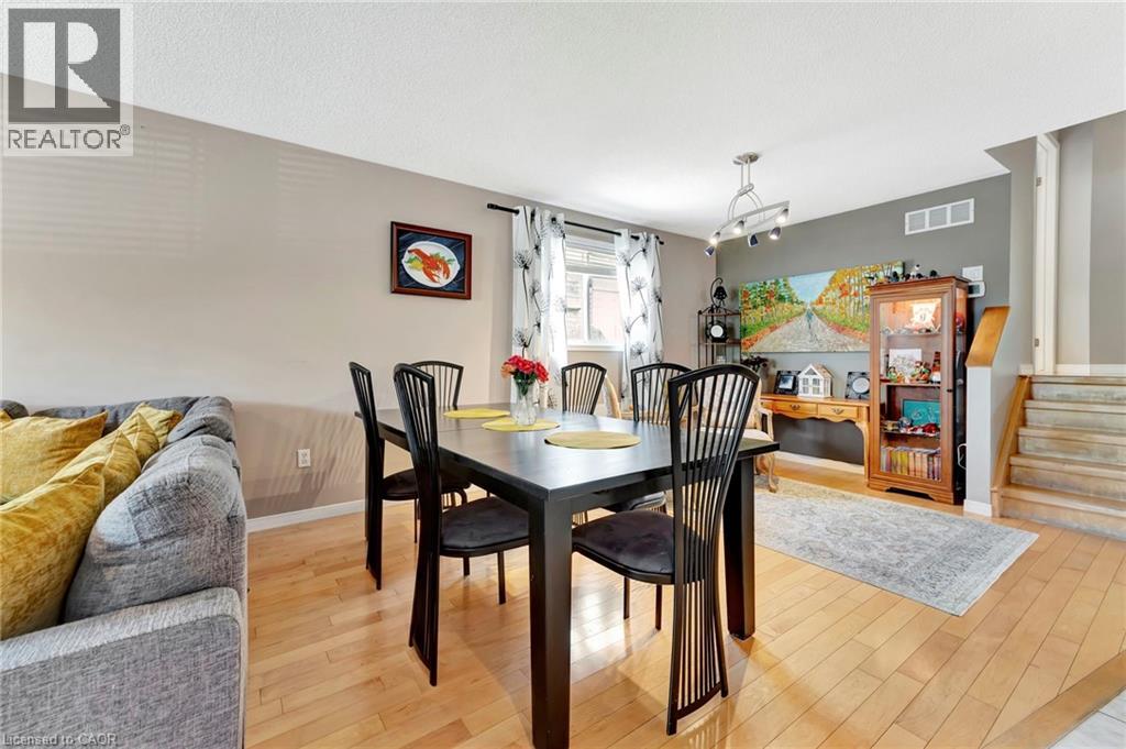 39 Marilyn Court, Hamilton, Ontario  L9B 2T5 - Photo 7 - 40764264