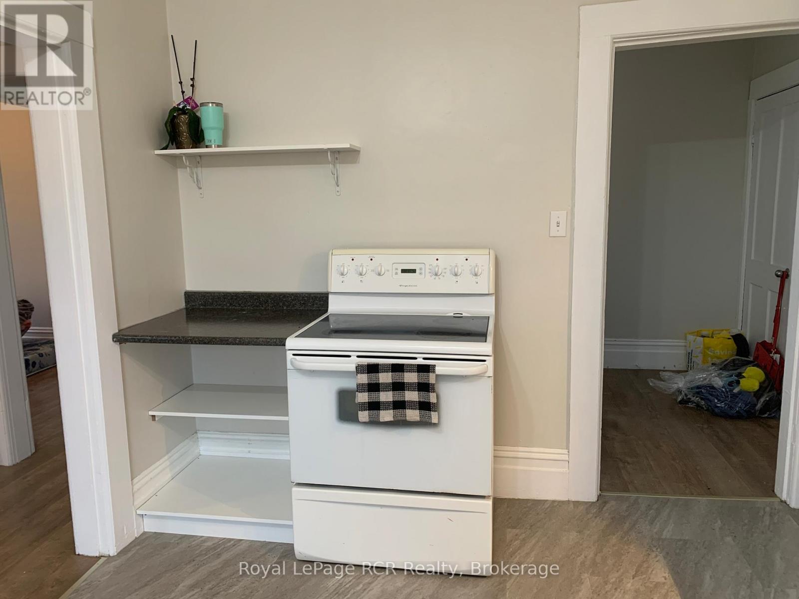 114 Victoria Street S, Brockton, Ontario  N0G 2V0 - Photo 12 - X12368550
