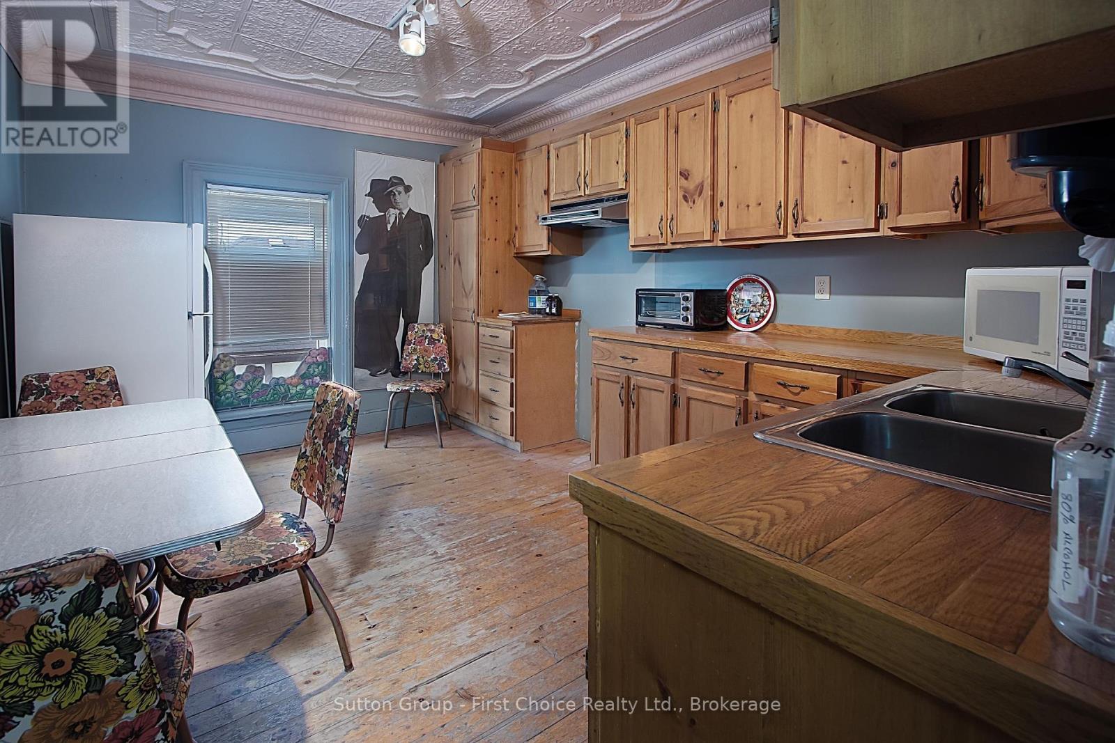 97 Wharncliffe Road S, London South, Ontario  N6J 2K2 - Photo 12 - X12368622