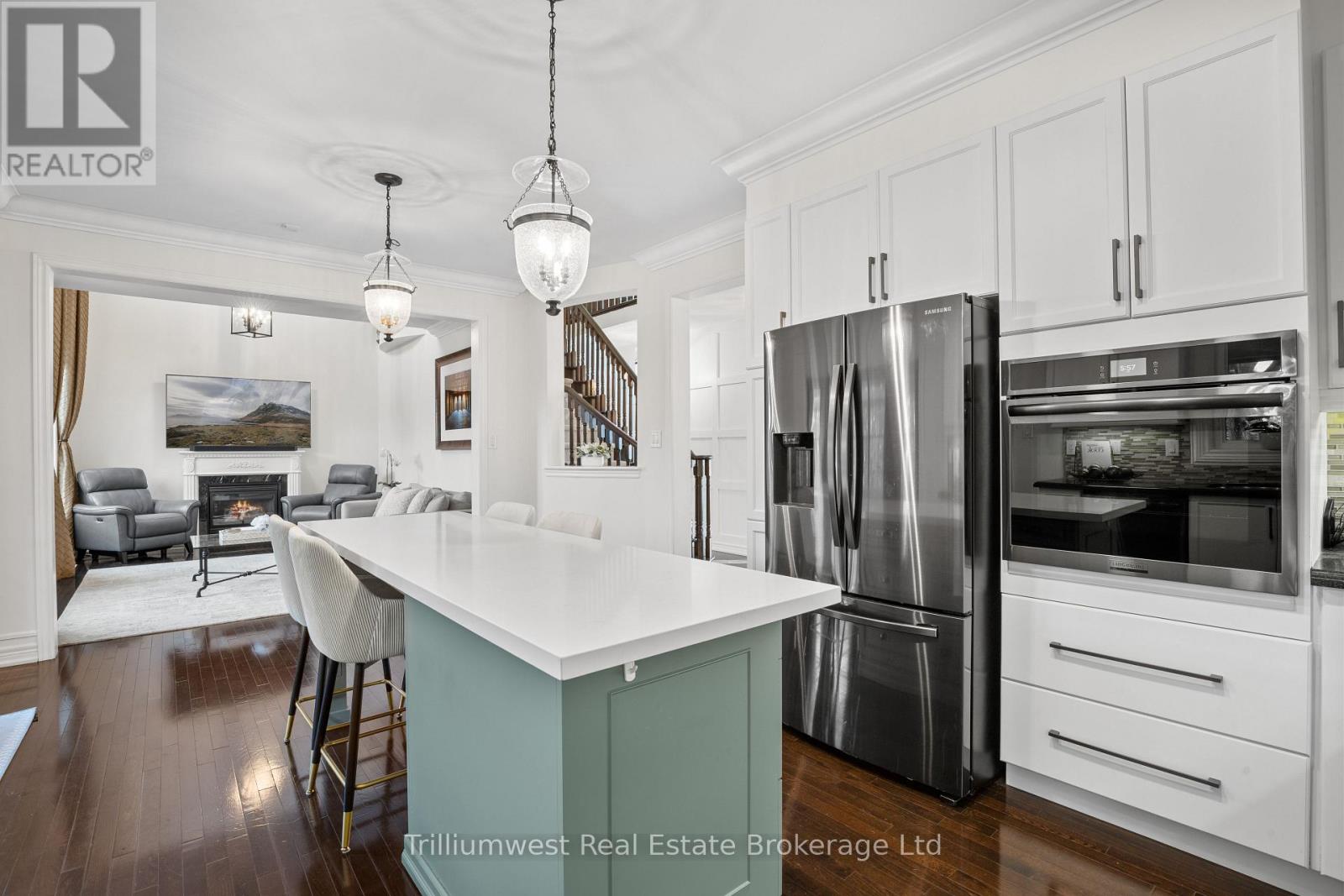 227 Beechtree Crescent, Oakville, Ontario  L6L 0A5 - Photo 13 - W12368722