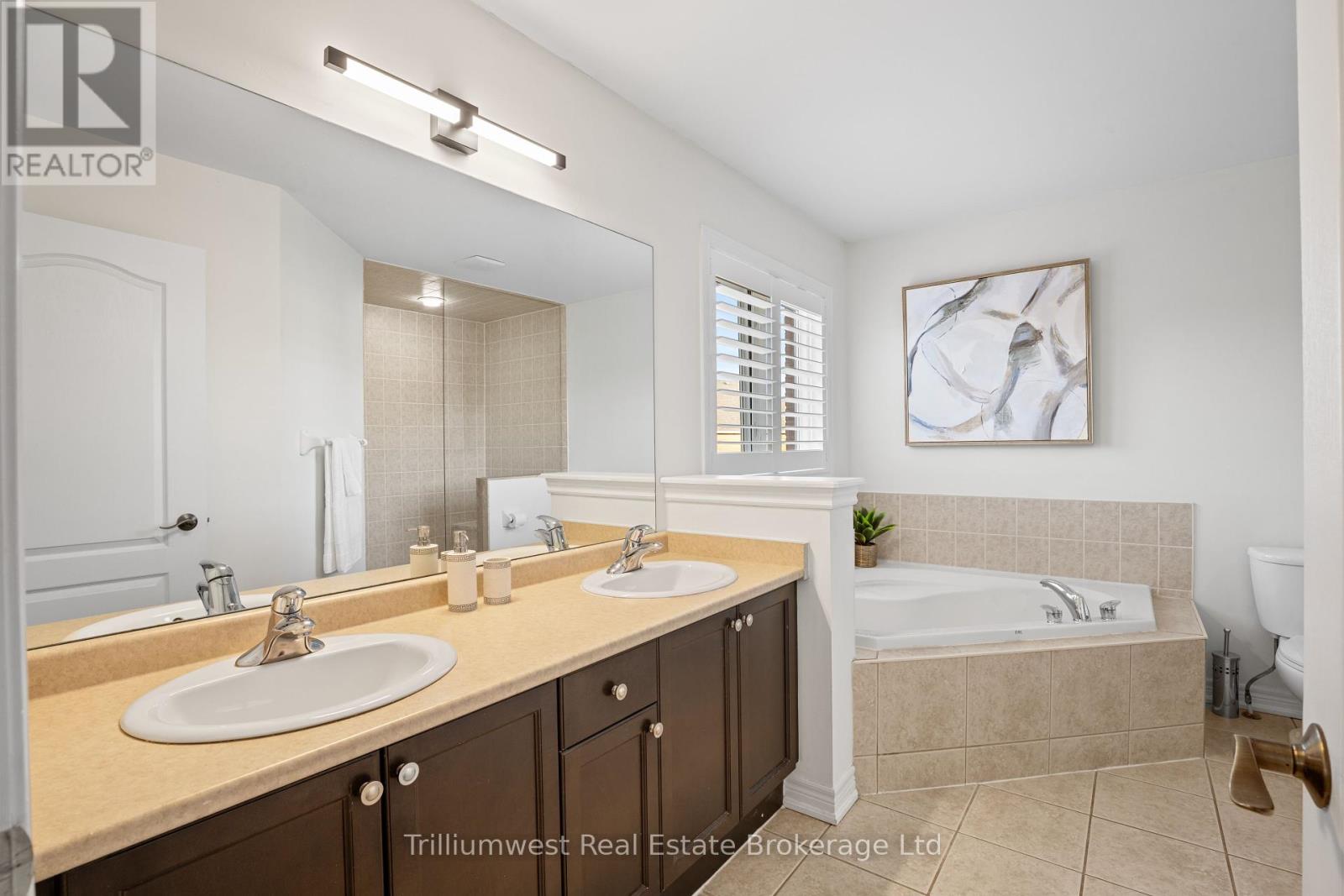 227 Beechtree Crescent, Oakville, Ontario  L6L 0A5 - Photo 23 - W12368722