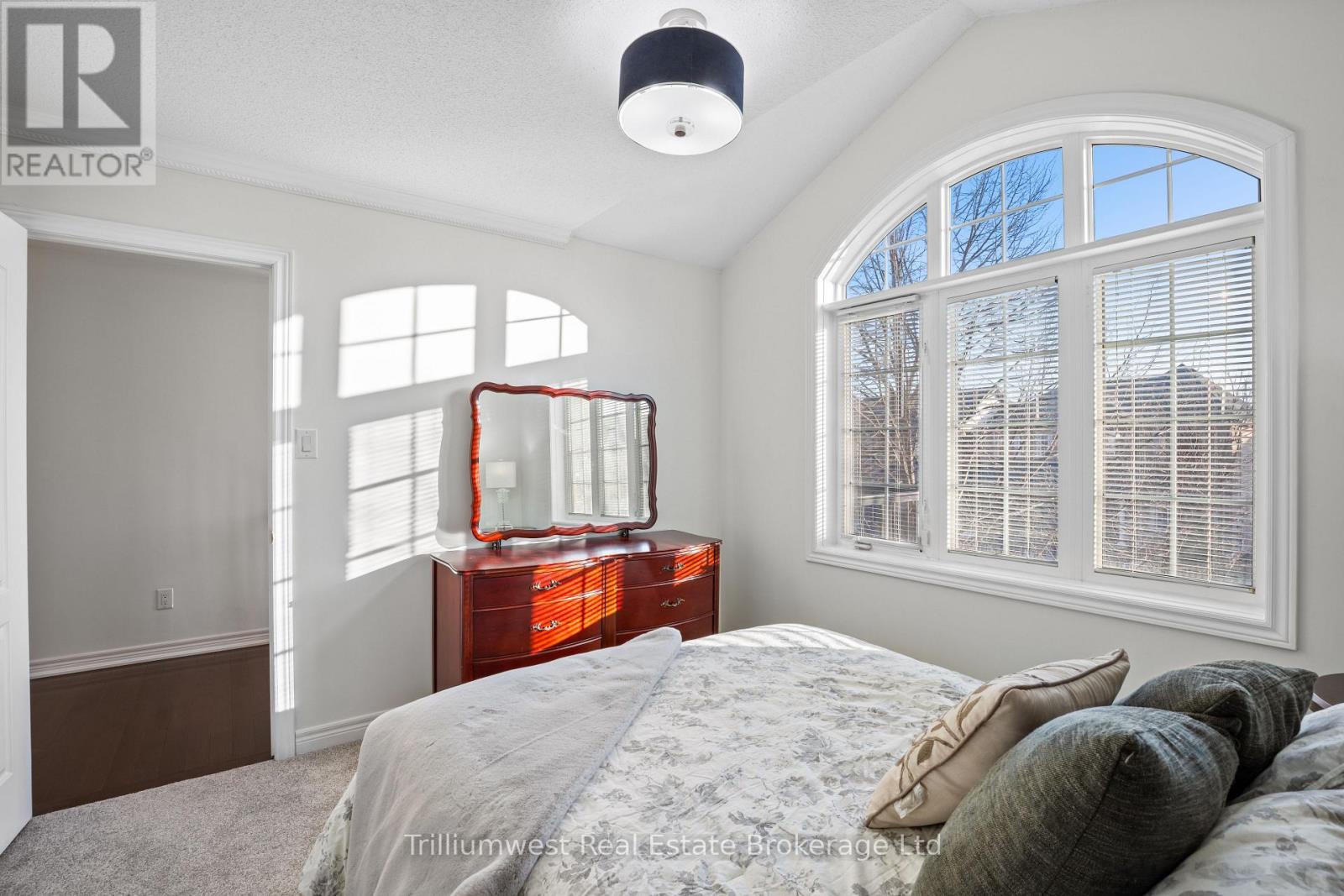 227 Beechtree Crescent, Oakville, Ontario  L6L 0A5 - Photo 26 - W12368722