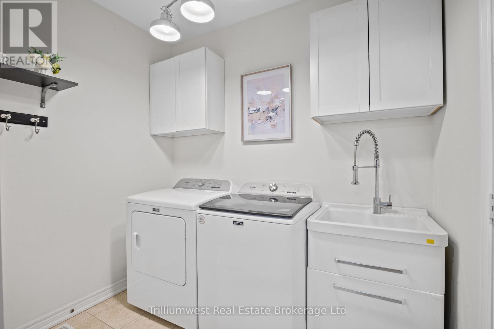 227 Beechtree Crescent, Oakville, Ontario  L6L 0A5 - Photo 33 - W12368722