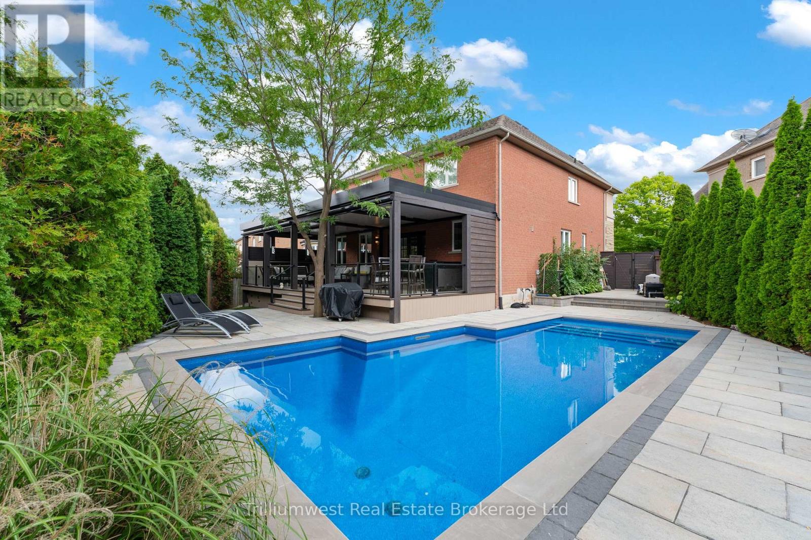 227 Beechtree Crescent, Oakville, Ontario  L6L 0A5 - Photo 4 - W12368722