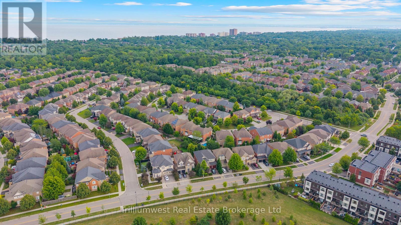 227 Beechtree Crescent, Oakville, Ontario  L6L 0A5 - Photo 48 - W12368722