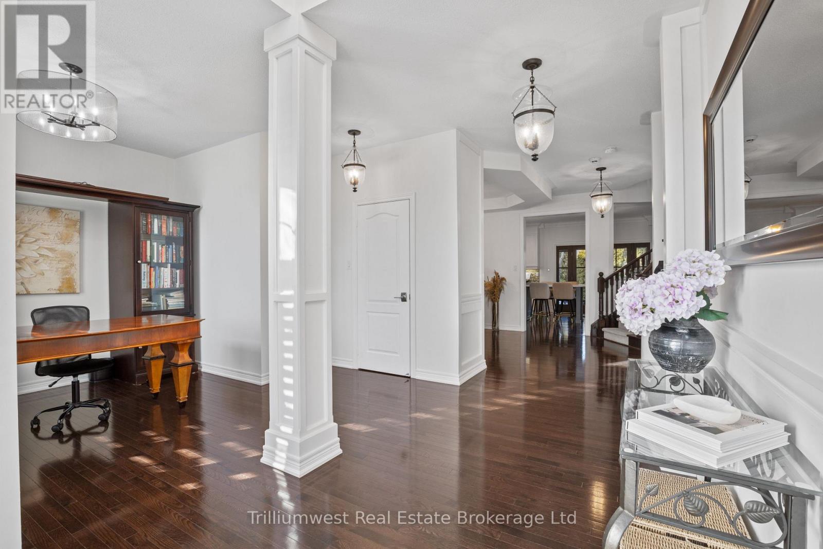 227 Beechtree Crescent, Oakville, Ontario  L6L 0A5 - Photo 8 - W12368722