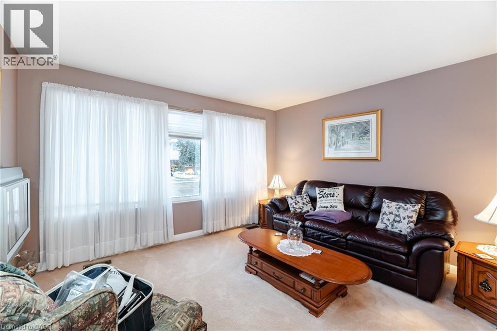 5 Sterne Avenue, Brampton, Ontario  L6W 2Y3 - Photo 4 - 40764419