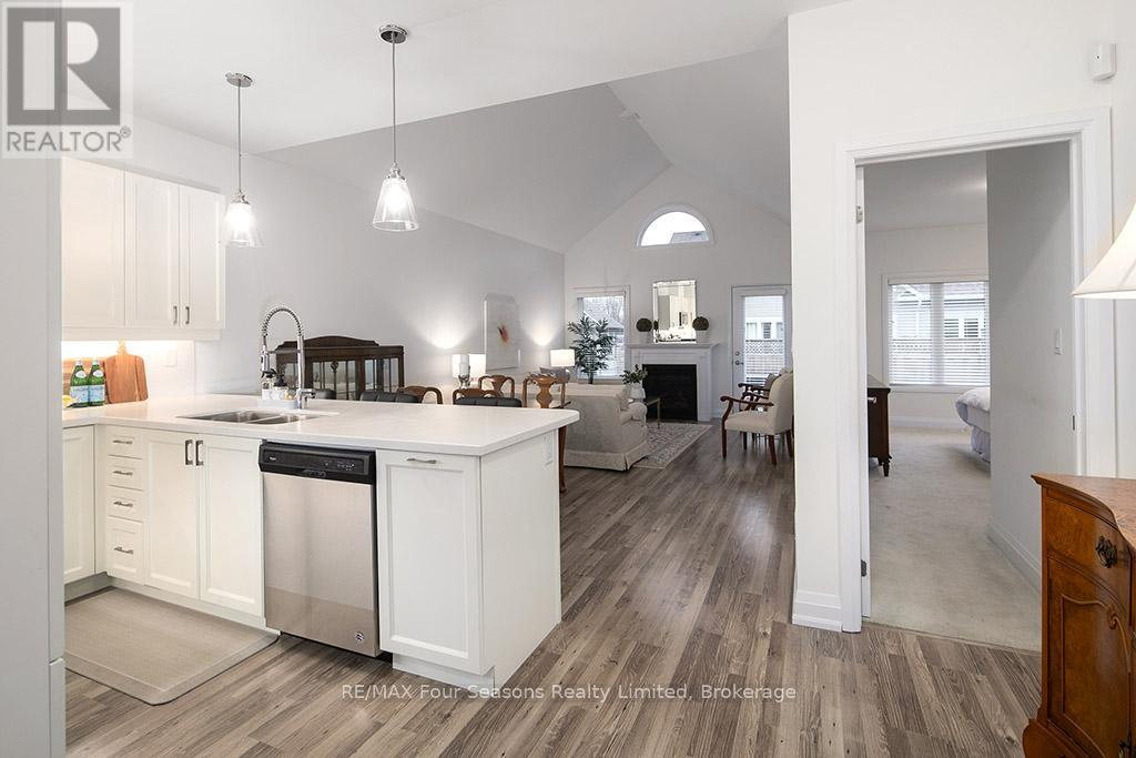 4 Sutton Lane, Collingwood, Ontario  L9Y 5B4 - Photo 4 - S12369092
