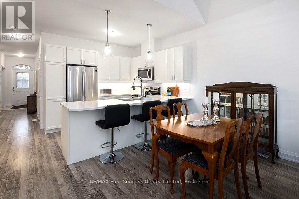 4 Sutton Lane, Collingwood, Ontario  L9Y 5B4 - Photo 6 - S12369092