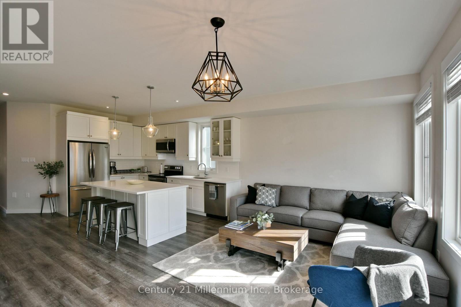 349 Yellow Birch Crescent, Blue Mountains, Ontario  L9Y 0R4 - Photo 19 - X12369192