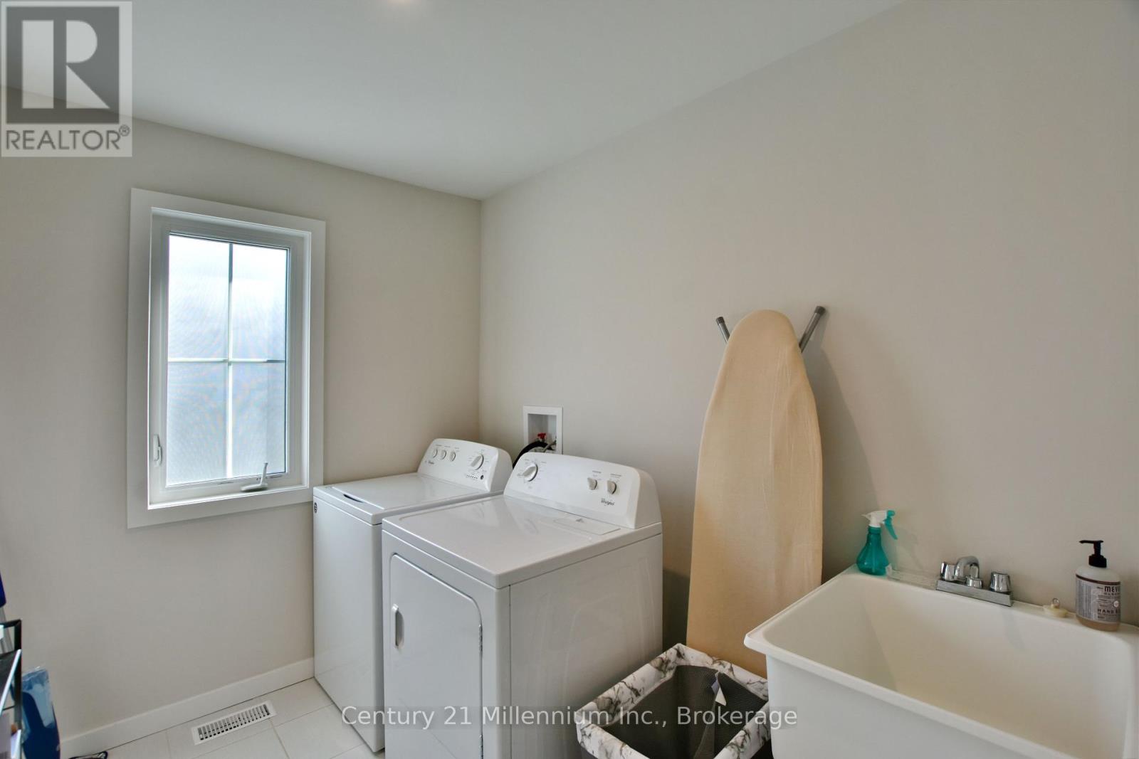 349 Yellow Birch Crescent, Blue Mountains, Ontario  L9Y 0R4 - Photo 25 - X12369192